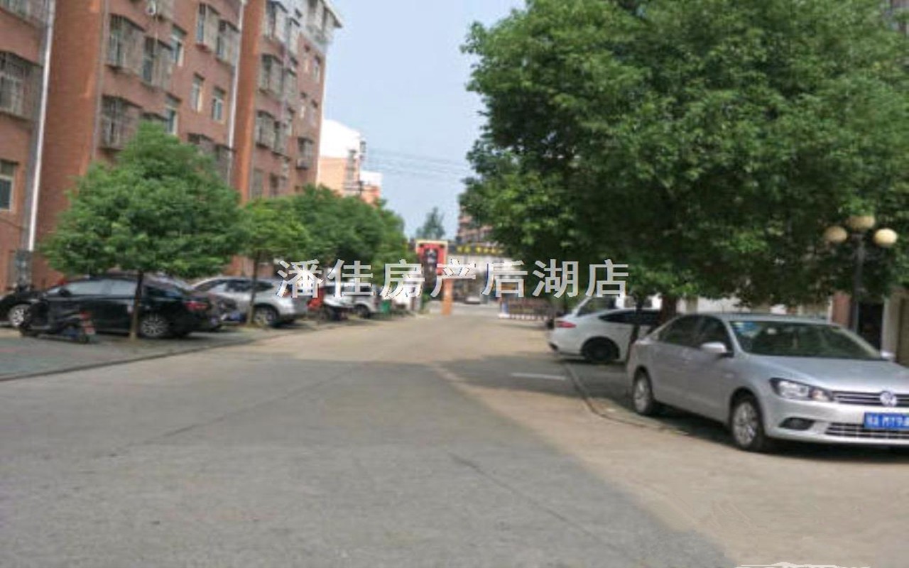 滿5錦繡后湖140.55平中間層65萬鑰匙在手 看房