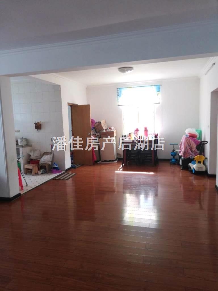 降價了！航空路三室兩廳一衛(wèi)4/6簡單裝修131平米