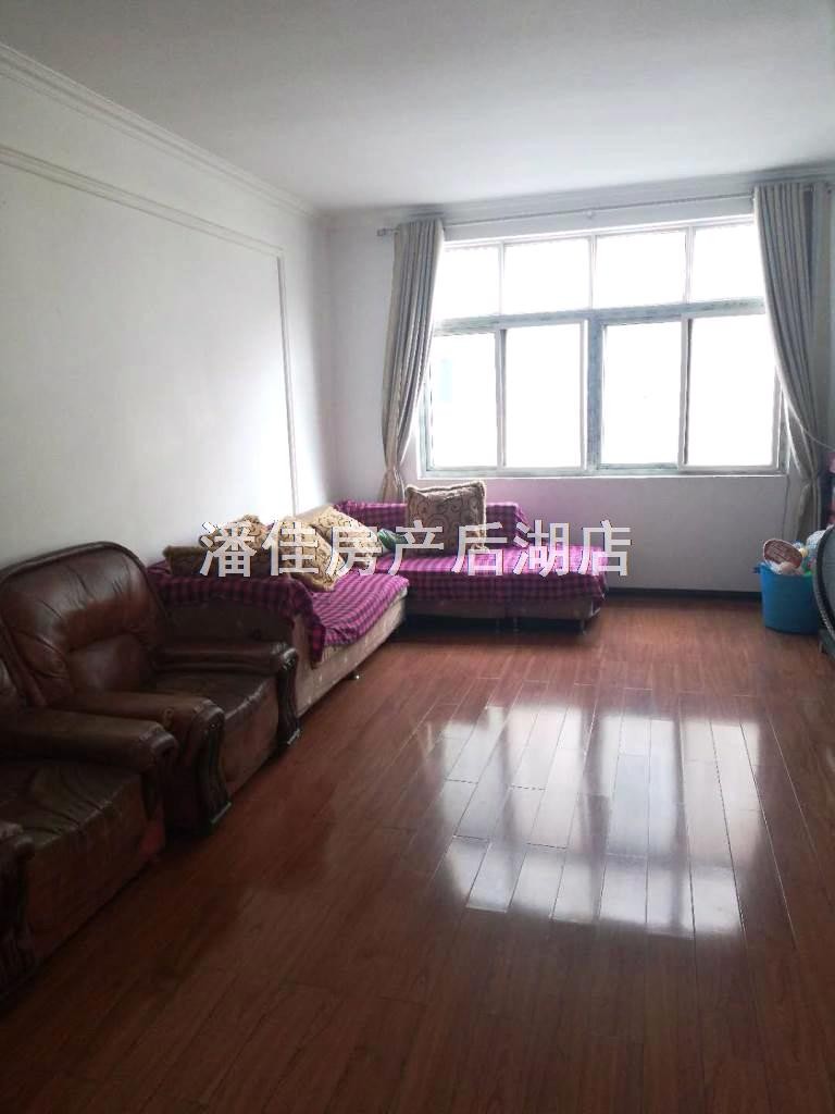 降價了！航空路三室兩廳一衛(wèi)4/6簡單裝修131平米