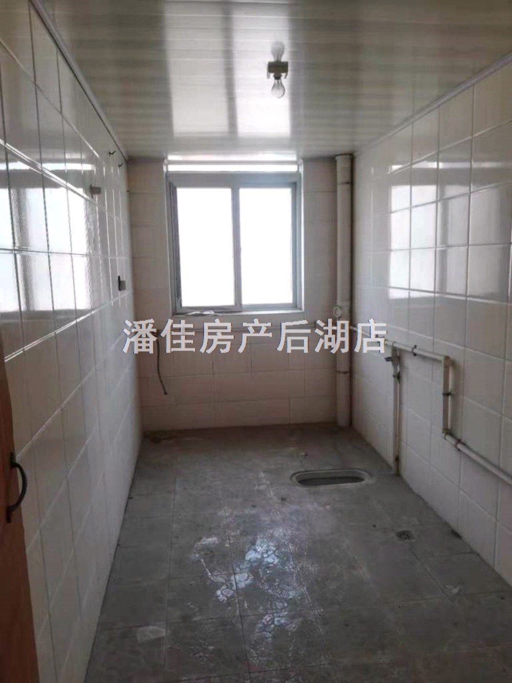 毛坯房錦繡后湖3室2廳2衛(wèi)中間樓層66萬滿二