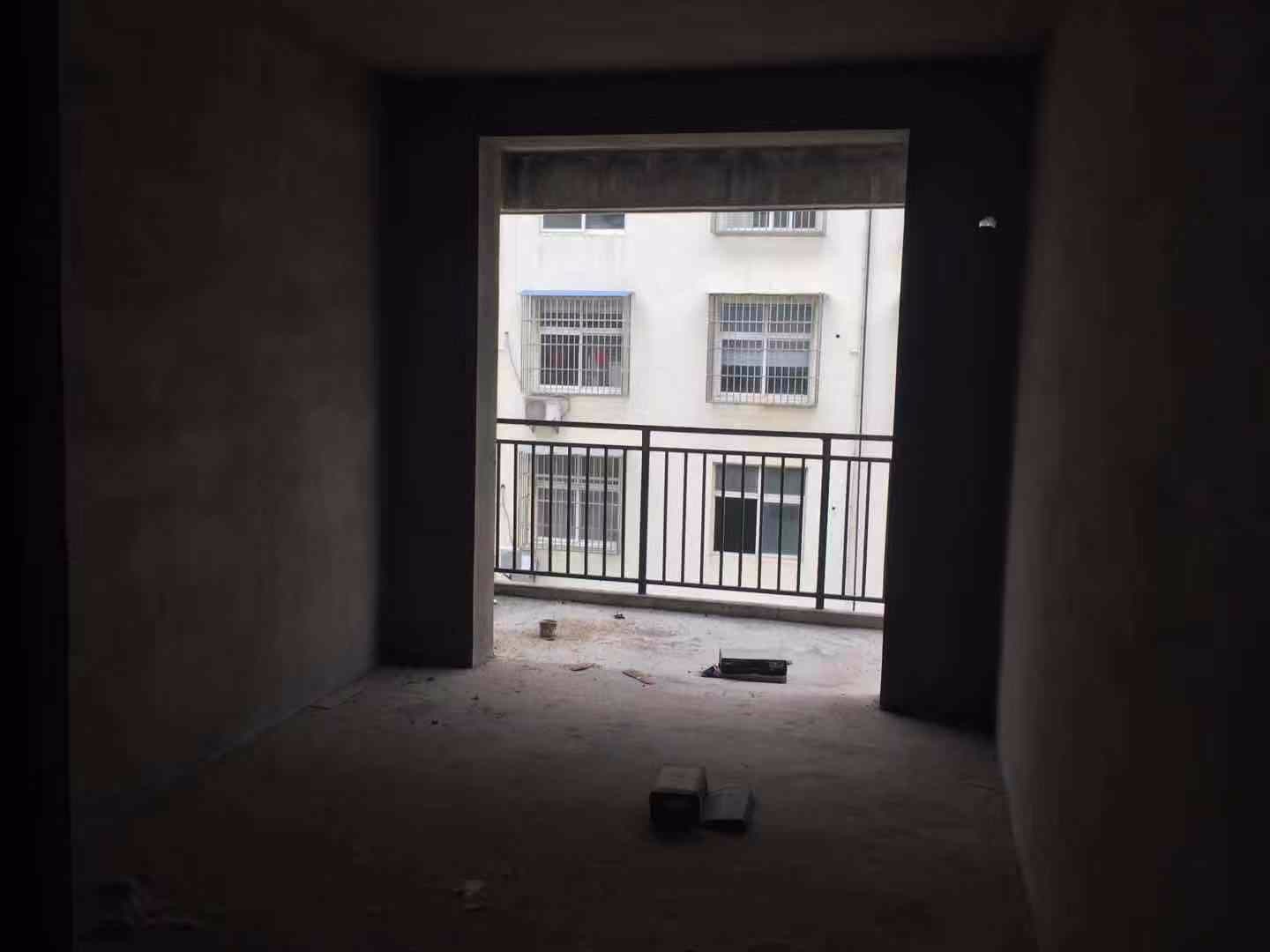 急售河口大橋海燕家園4樓毛坯房