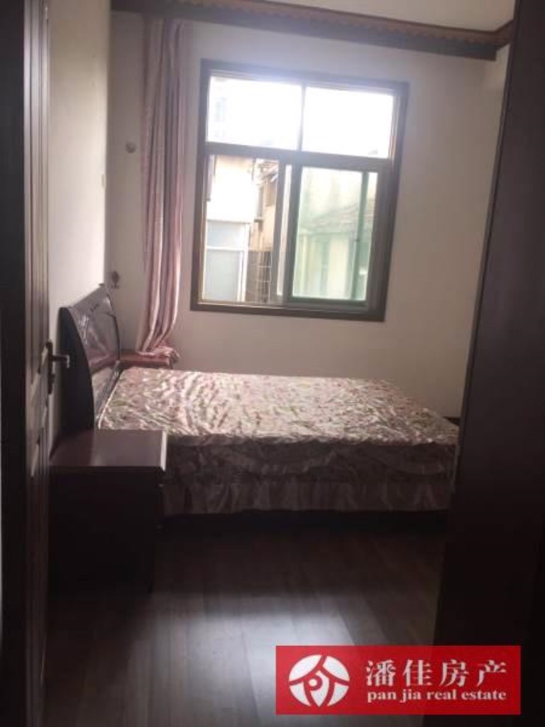 【潘佳房產(chǎn)推薦】【交通東路4樓141平米通透大戶型精裝擰包入住58萬】