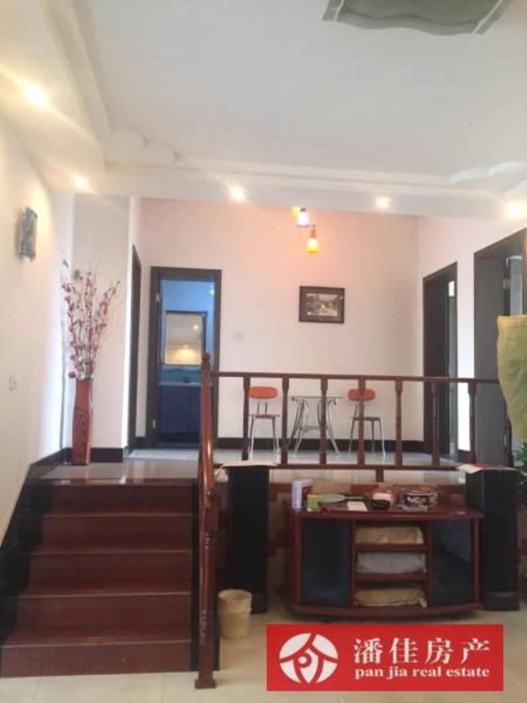 【潘佳房產(chǎn)推薦】【交通東路4樓141平米通透大戶型精裝擰包入住58萬】