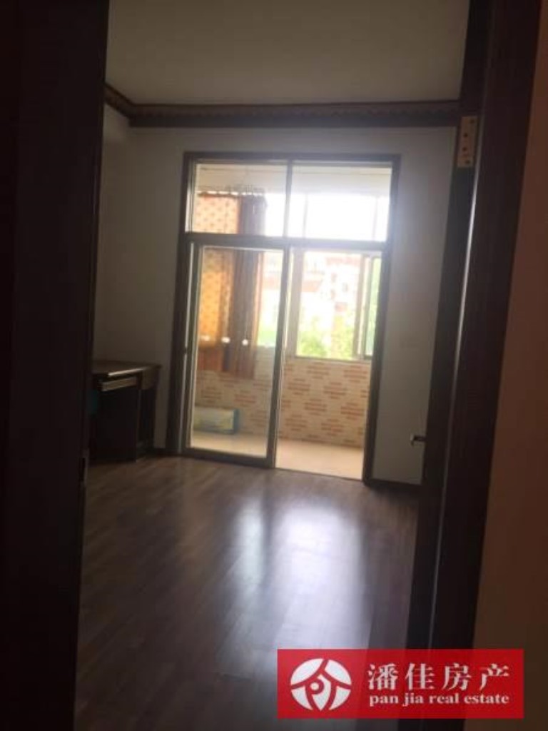 【潘佳房產(chǎn)推薦】【交通東路4樓141平米通透大戶型精裝擰包入住58萬】