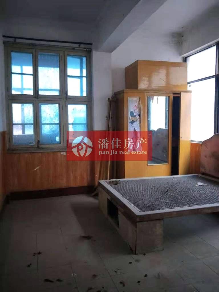 【潘佳房產(chǎn)推薦】【宇濟城中城2/6層131平米簡裝南北通透有院子方便停車60萬】