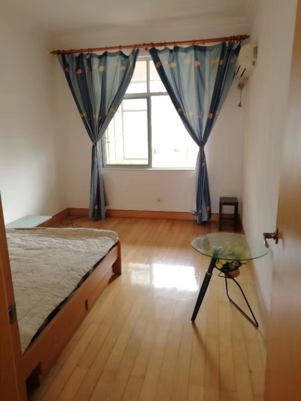 交通東路4室2廳1衛(wèi)南北通透 可看（實際面積超出產證）