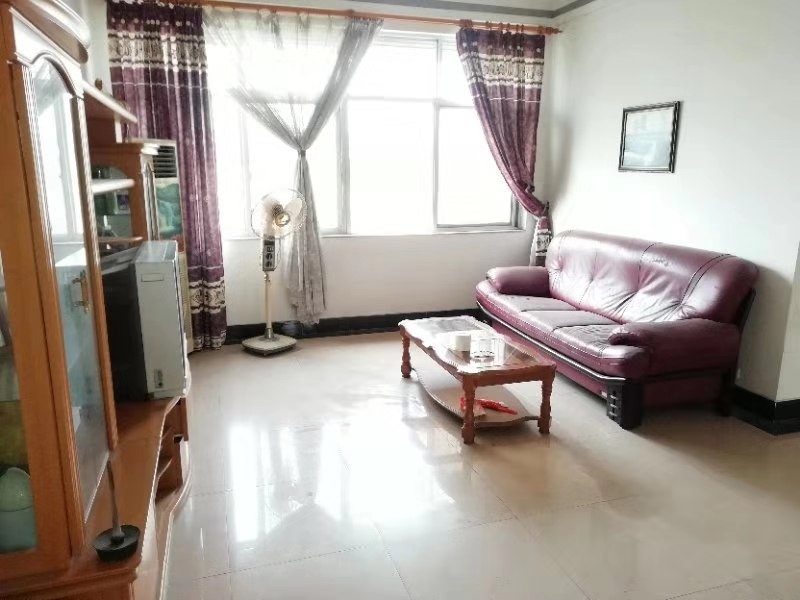 交通東路4室2廳1衛(wèi)南北通透 可看（實際面積超出產證）