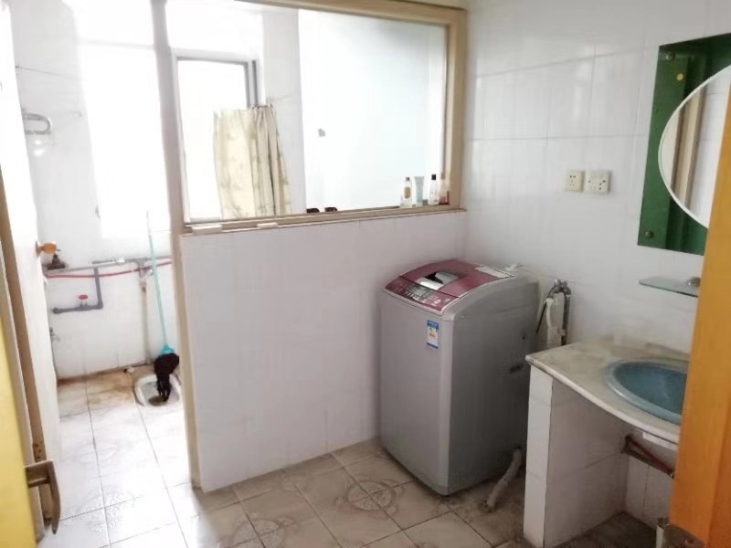 交通東路4室2廳1衛(wèi)南北通透 可看（實際面積超出產證）