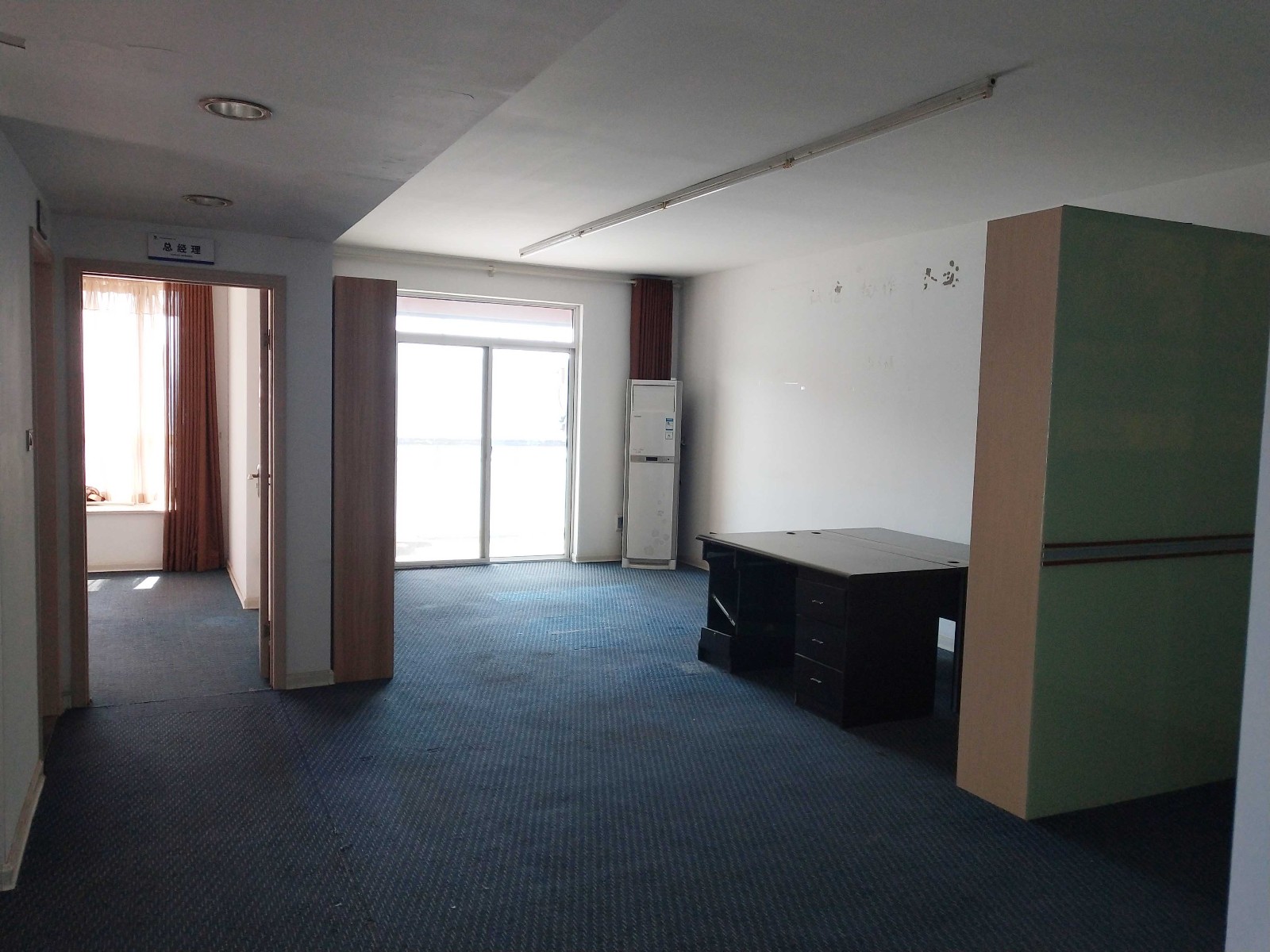 寫字樓位于乾坤大道馨都上層