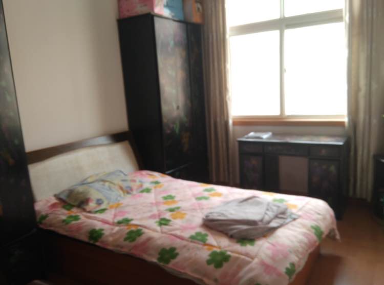 城區(qū)農(nóng)房小區(qū)3室2廳2衛(wèi)136平米 能過戶