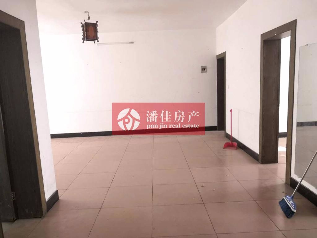 【潘佳房產(chǎn)推薦】交通東路群聲南區(qū)3樓100平米大兩房南北通透超低價(jià)38萬