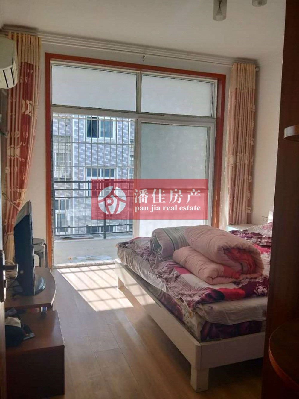 【潘佳房產(chǎn)推薦】【滿五 北辰花園 大陽臺4樓90平米南北通透簡裝42萬】