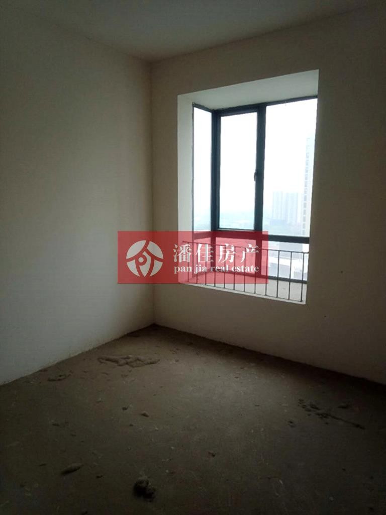 【潘佳房產(chǎn)推薦】【交通中路靠近城站路附近大戶型125平精裝6樓40萬】