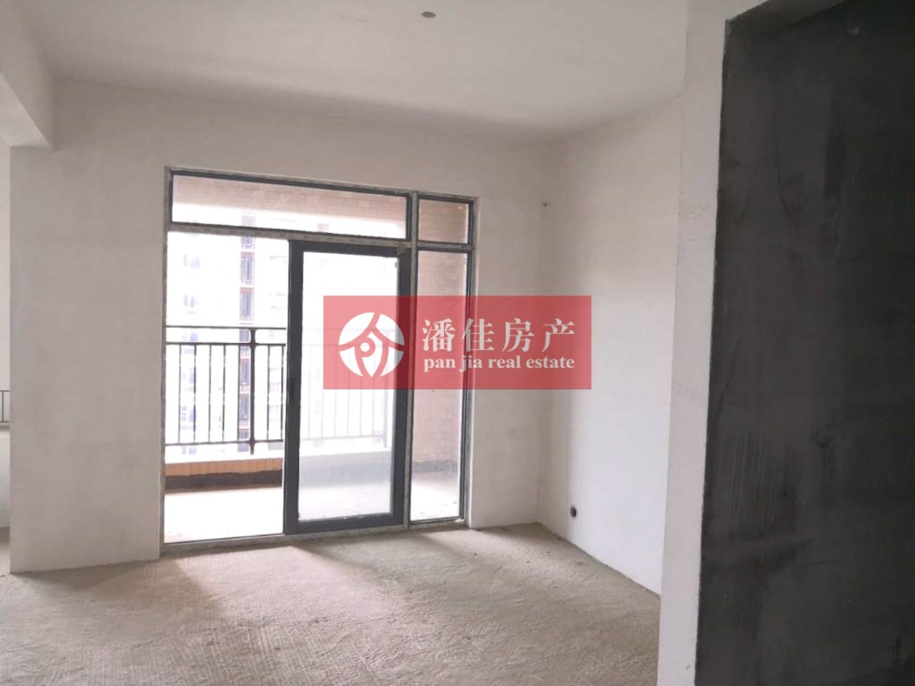 【潘佳房產(chǎn)推薦】【滿二中建國際花園二期 中層79平米送8平米3室2廳72萬】