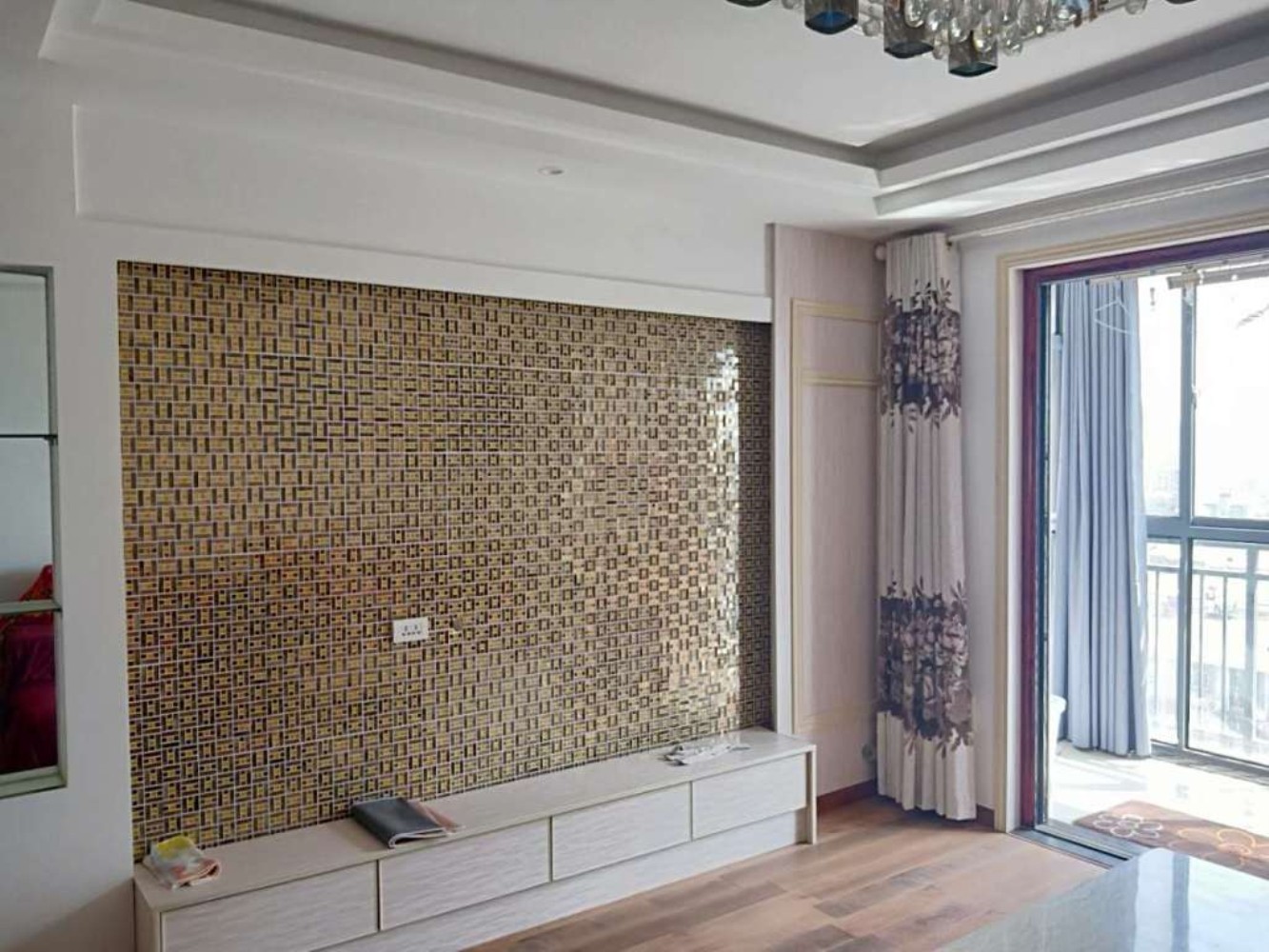 誠(chéng)心出售金一華府住宅房一套，三室兩廳兩衛(wèi)，精裝修