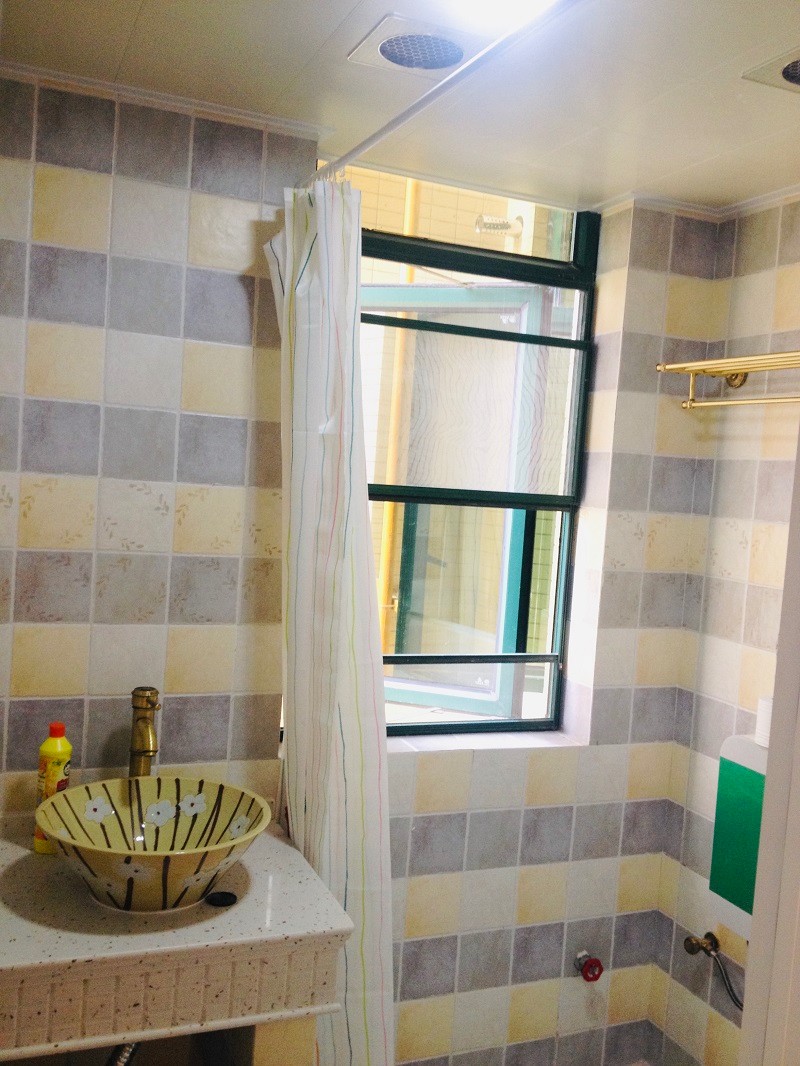 房東賣房89平方， 裝修，家電全包