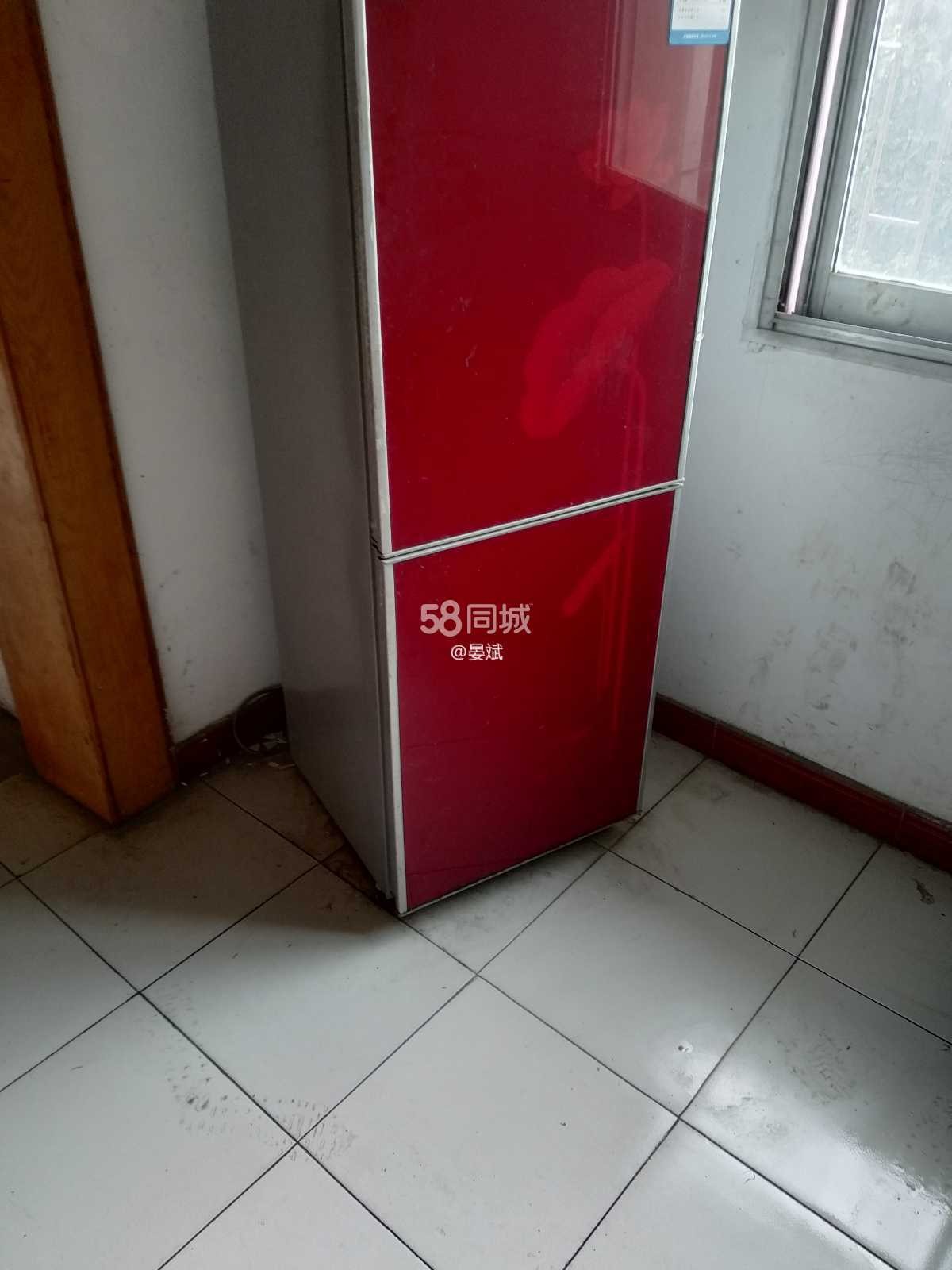 黃陂路車站街電信宿舍三室一廳拎包入住900元/月