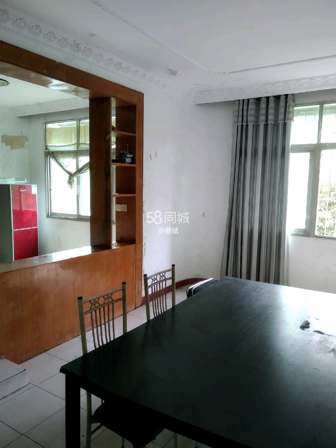 黃陂路車站街電信宿舍三室一廳拎包入住900元/月