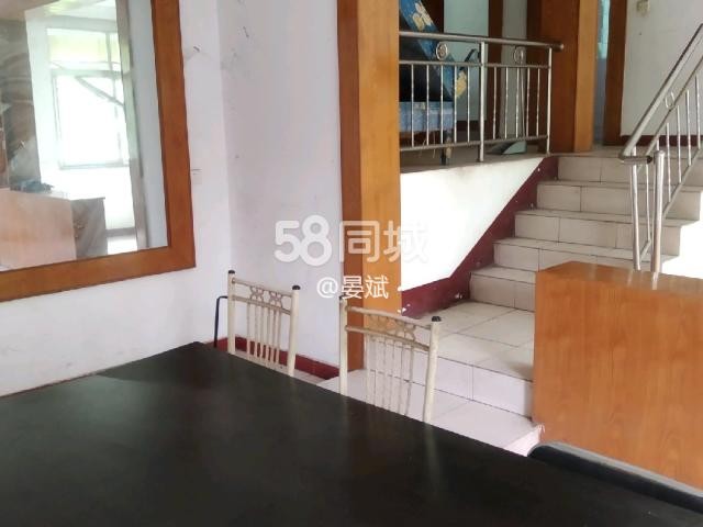 黃陂路車站街電信宿舍三室一廳拎包入住900元/月