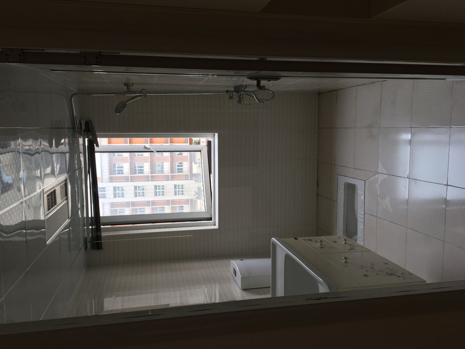 東城區(qū)灣流匯銅雀臺(tái)小區(qū)14棟1單元406精裝修房沒有住過人業(yè)主直售