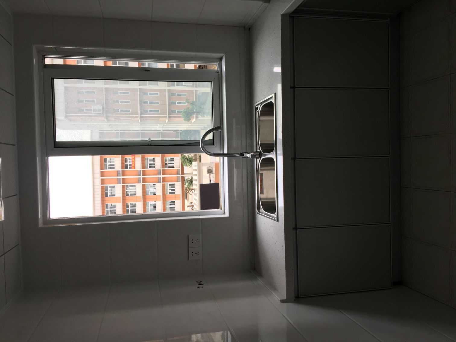 東城區(qū)灣流匯銅雀臺(tái)小區(qū)14棟1單元406精裝修房沒有住過人業(yè)主直售