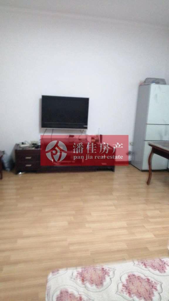 【潘佳房產(chǎn)推薦】【滿二翡翠名都1期137平米中層精裝保持很新帶地暖110萬】