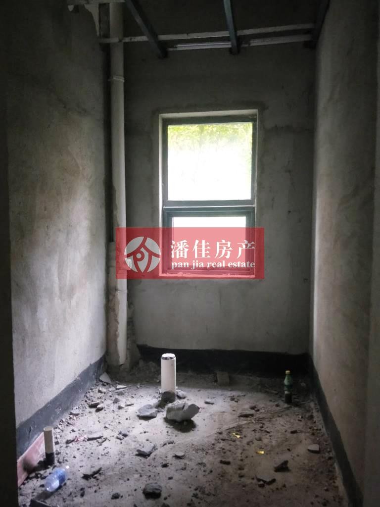 【潘佳房產推薦】翡翠名都137.7㎡內空5.8米上下兩層 只要90萬