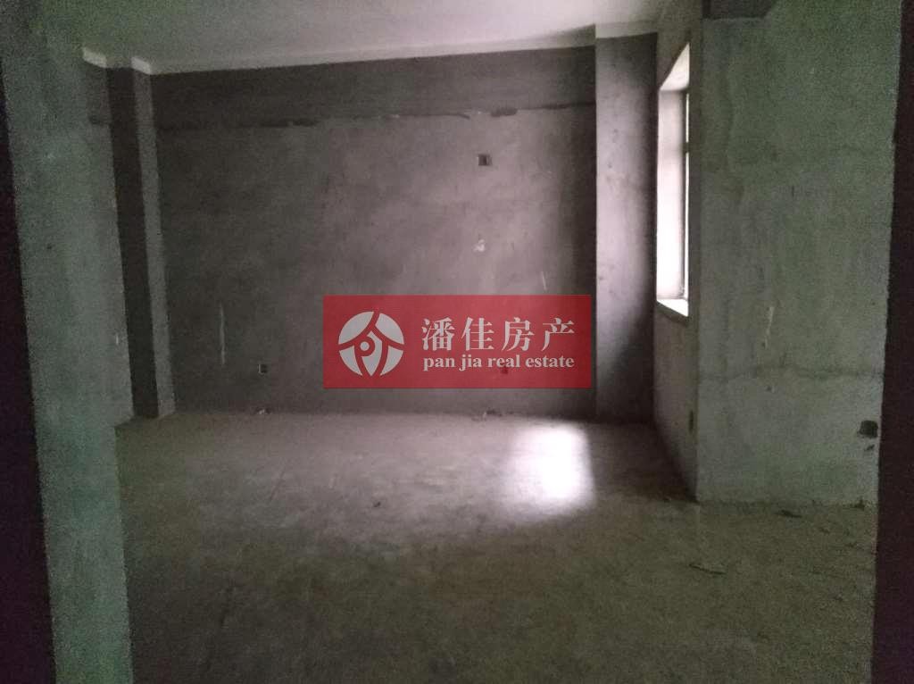 【潘佳房產(chǎn)推薦】超低價(jià)急售！西湖明珠136.11㎡3室2廳2衛(wèi) 85萬（6244元/平米）