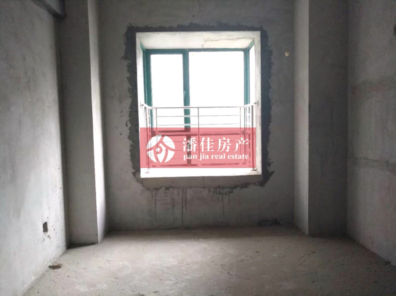 【潘佳房產(chǎn)推薦】【滿二泰陽(yáng)城二期130平米3室2廳2衛(wèi)精裝南北通透70萬(wàn)】