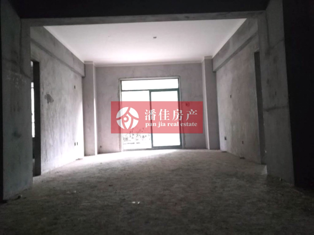 【潘佳房產(chǎn)推薦】【滿二泰陽(yáng)城二期130平米3室2廳2衛(wèi)精裝南北通透70萬(wàn)】