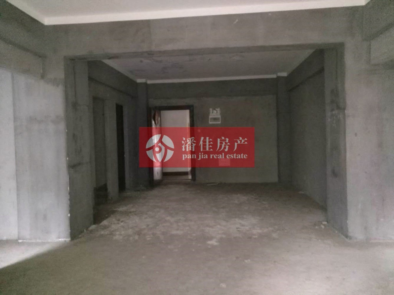 【潘佳房產(chǎn)推薦】【滿二泰陽(yáng)城二期130平米3室2廳2衛(wèi)精裝南北通透70萬(wàn)】