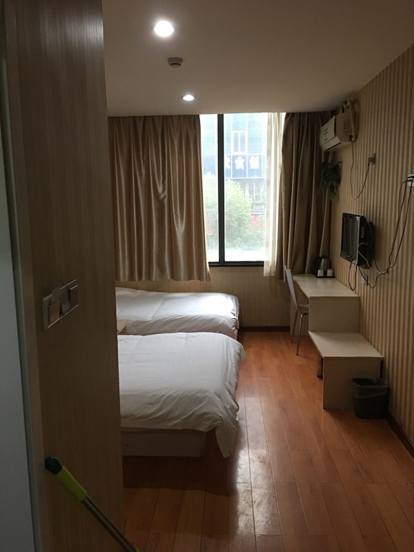 公開 武漢市武昌付家坡長(zhǎng)途車站梅苑路在營(yíng)中的商業(yè)門面