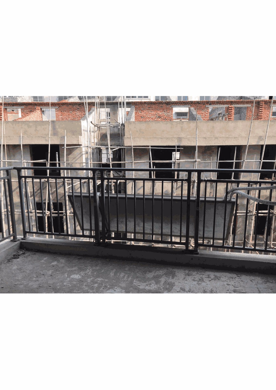 坐落，富萊美家居建材城，臨街，出門就是商場