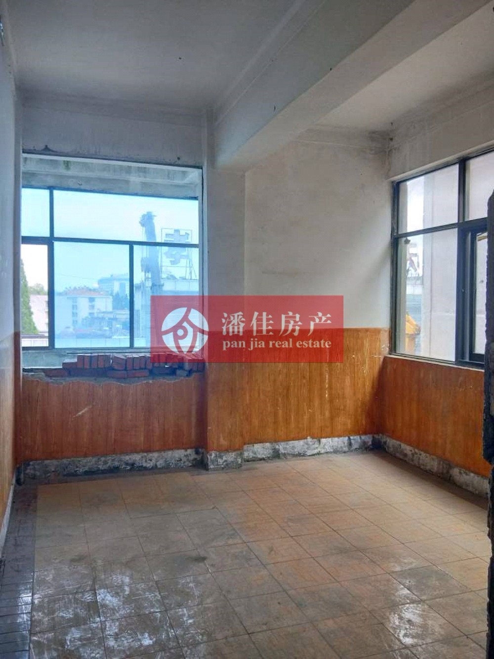 【潘佳房產(chǎn)推薦】【宇濟城中城2/6層131平米簡裝南北通透有院子方便停車60萬】