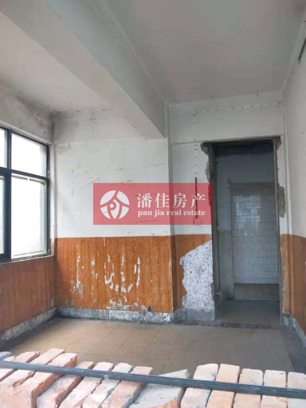 【潘佳房產(chǎn)推薦】【宇濟城中城2/6層131平米簡裝南北通透有院子方便停車60萬】