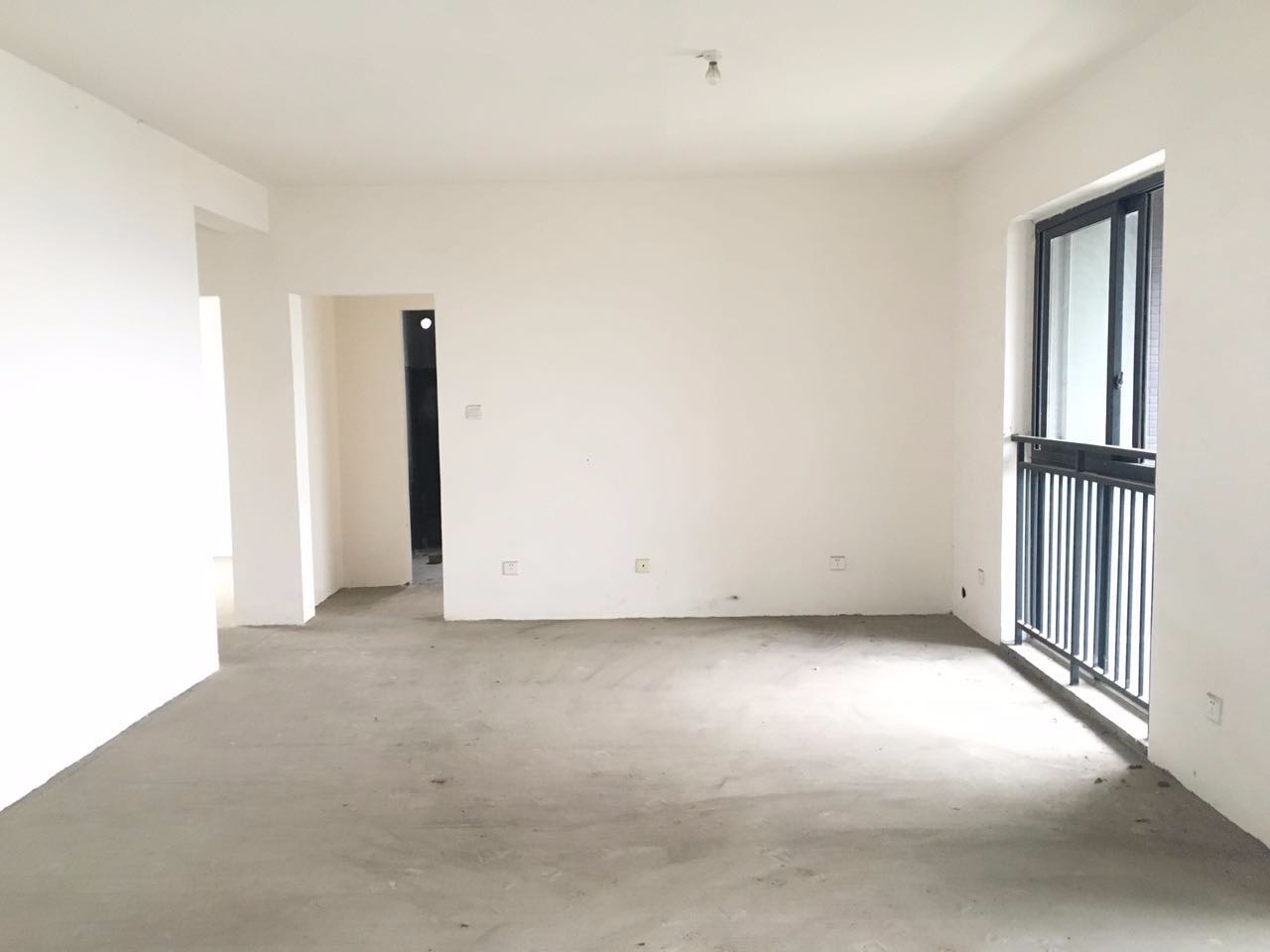 富萊美家具建材城住宅城市綜合體，緊鄰中學(xué)一中