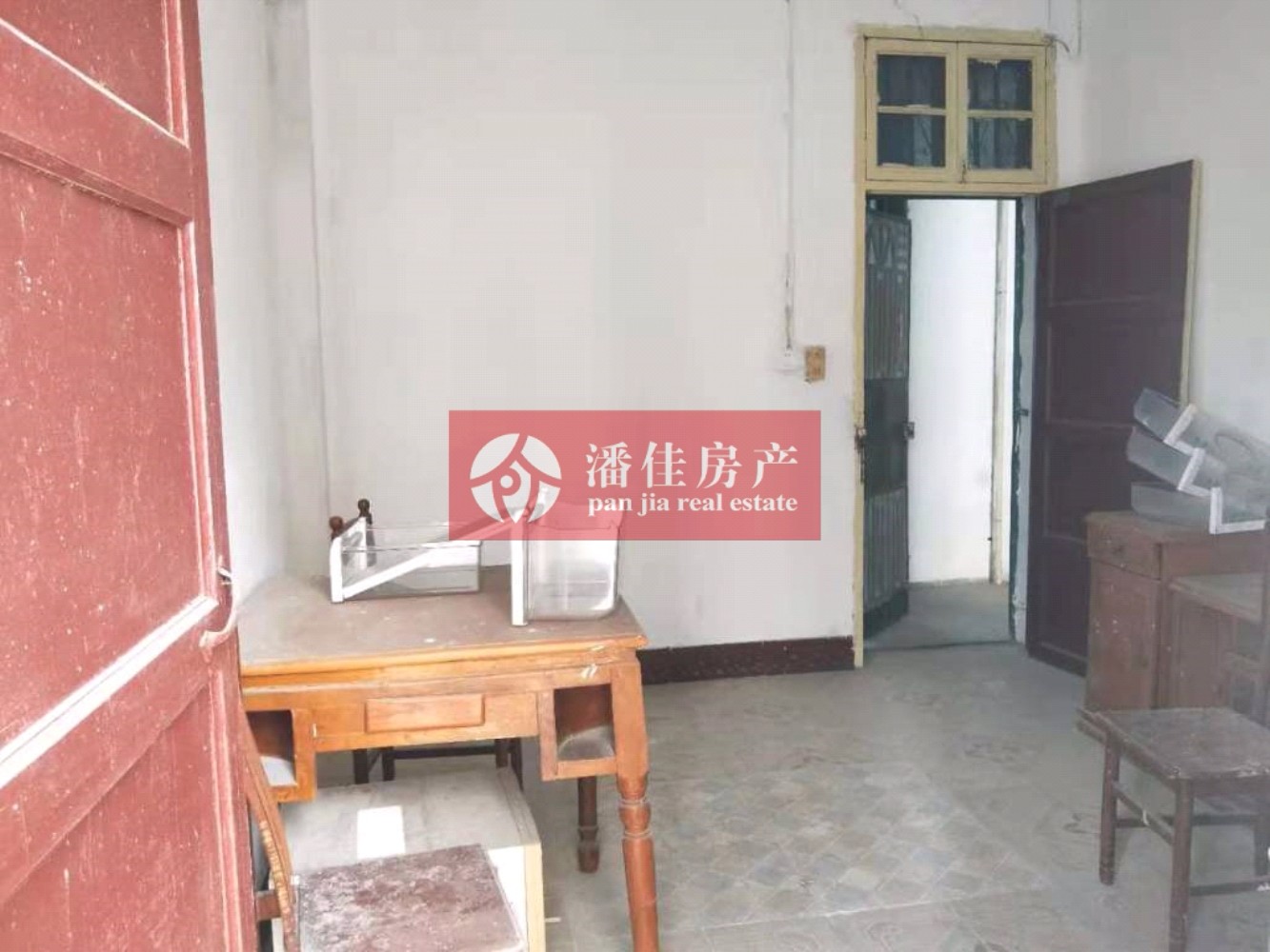 【潘佳房產(chǎn)推薦】【體育路  八里街5樓頂樓63平簡單的2室戶型17萬】