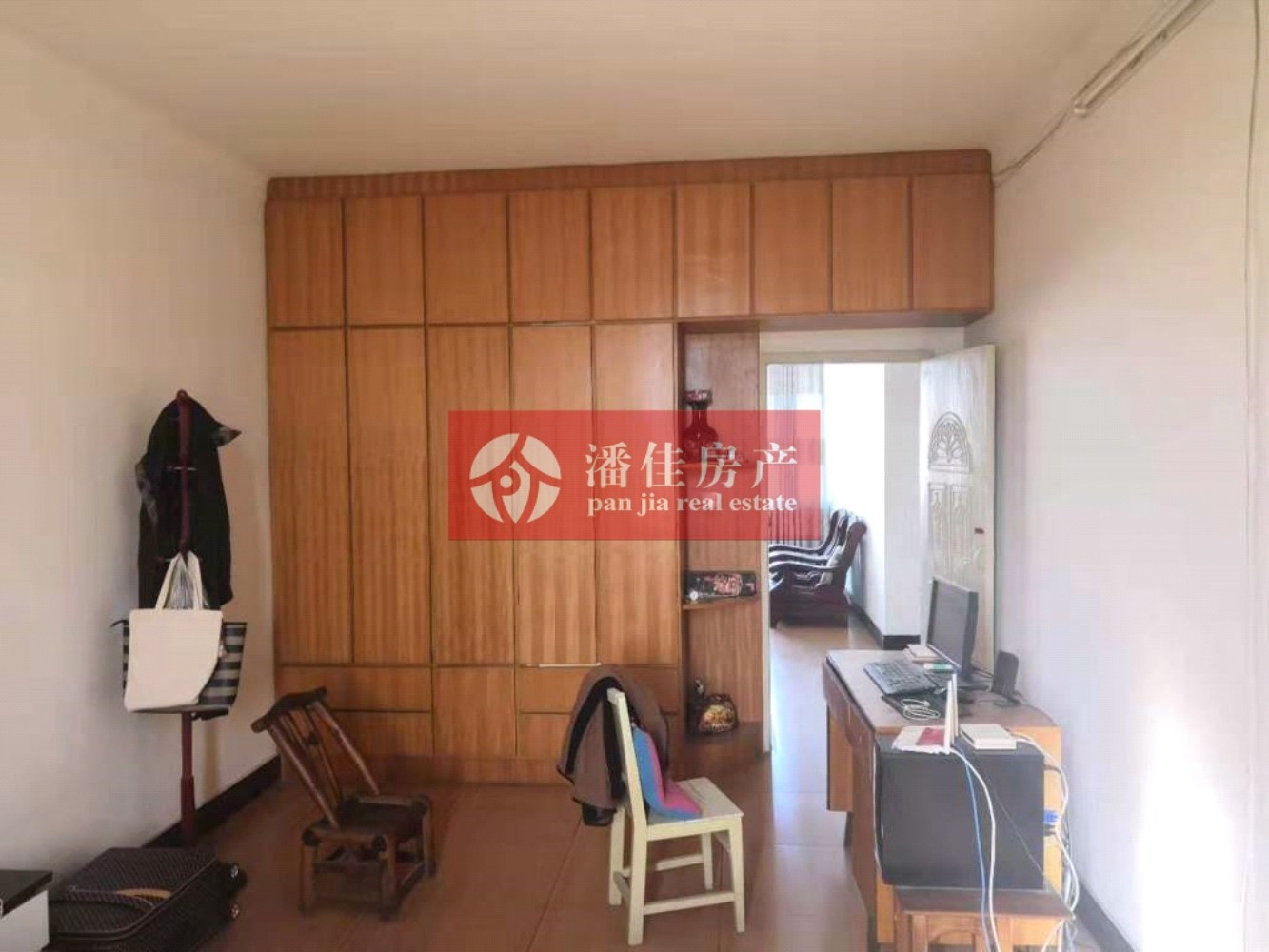 【潘佳房產(chǎn)推薦】【滿二翡翠名都1期137平米中層精裝保持很新帶地暖110萬】