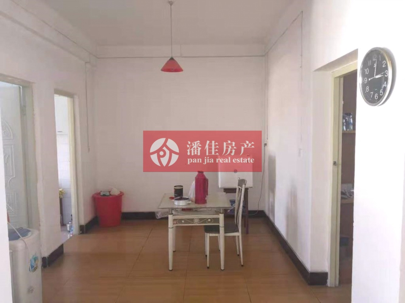 【潘佳房產(chǎn)推薦】【滿二翡翠名都1期137平米中層精裝保持很新帶地暖110萬】