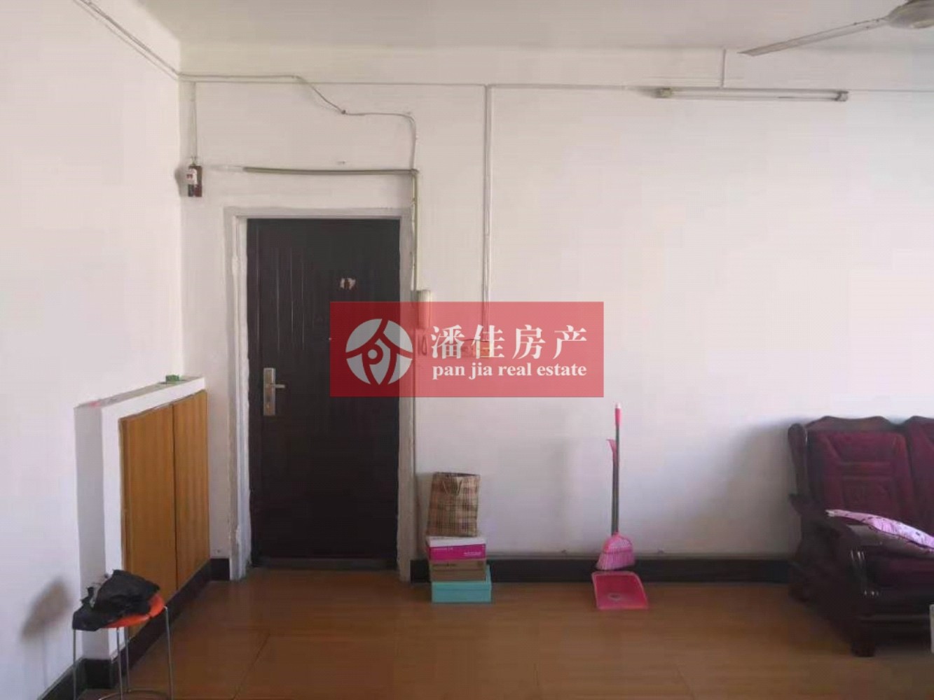 【潘佳房產(chǎn)推薦】【滿二翡翠名都1期137平米中層精裝保持很新帶地暖110萬】