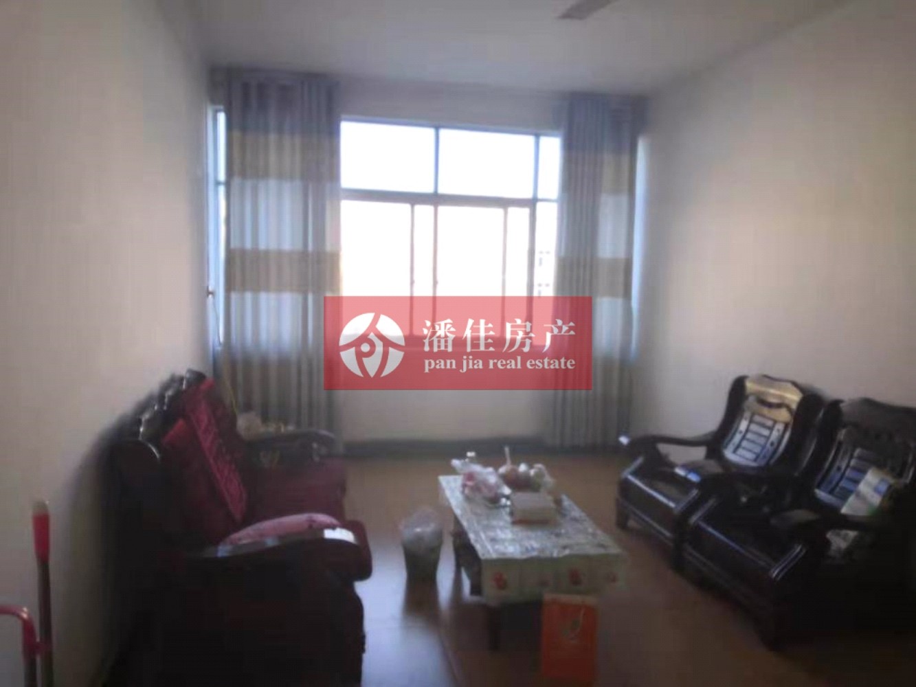 【潘佳房產(chǎn)推薦】【滿二翡翠名都1期137平米中層精裝保持很新帶地暖110萬】