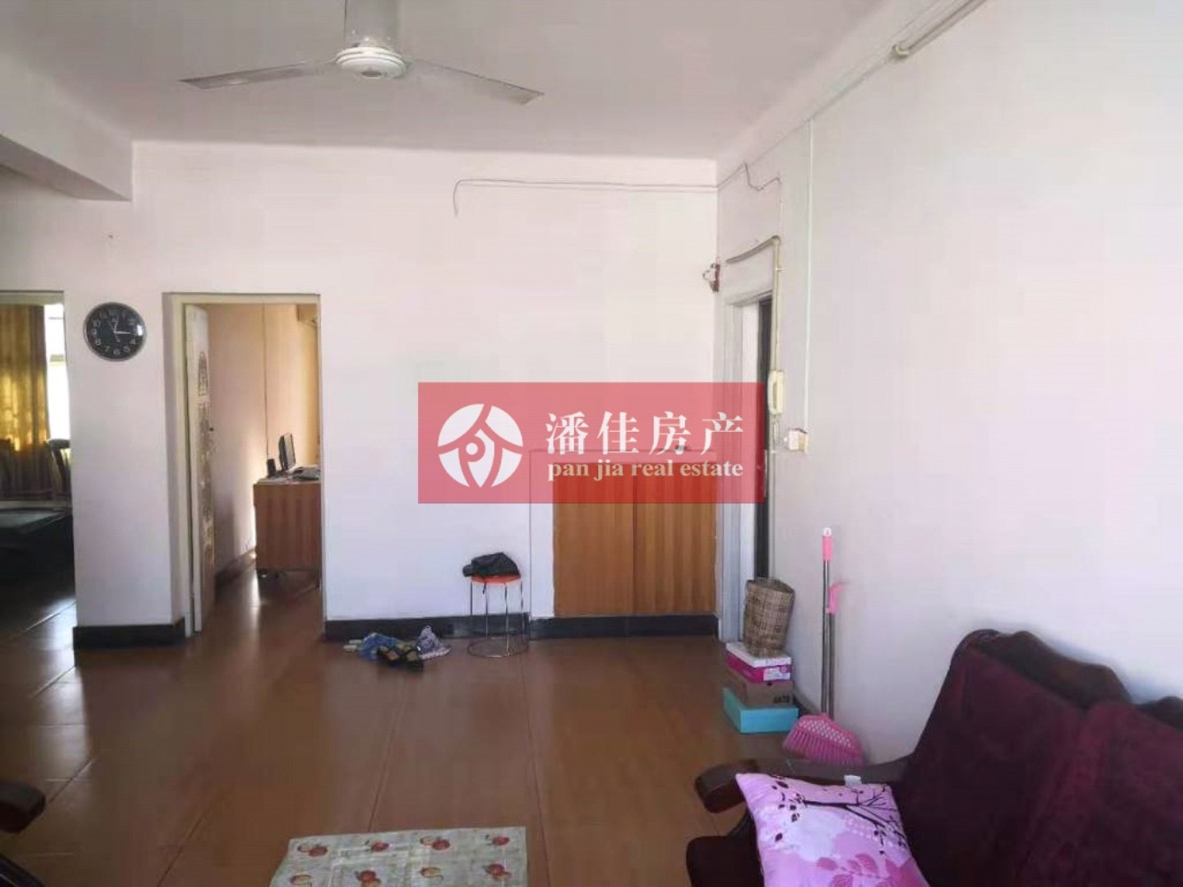 【潘佳房產(chǎn)推薦】【滿二翡翠名都1期137平米中層精裝保持很新帶地暖110萬】