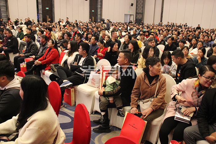 新合作城站路商業(yè)街