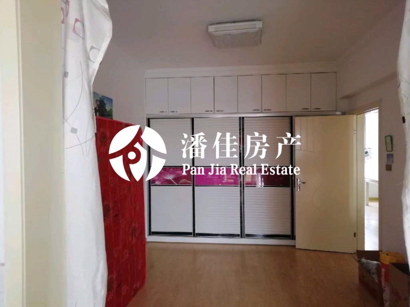 【潘佳房產(chǎn)推薦】【隆中鑫城南北通透 大陽臺129.5平精裝帶家電50萬】