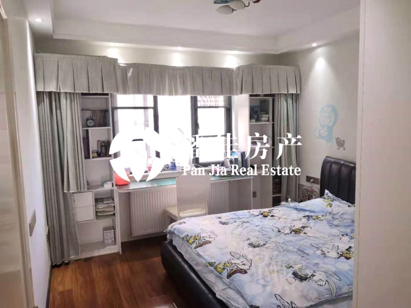 【潘佳房產(chǎn)推薦】【滿二翡翠名都1期137平米中層精裝保持很新帶地暖110萬】