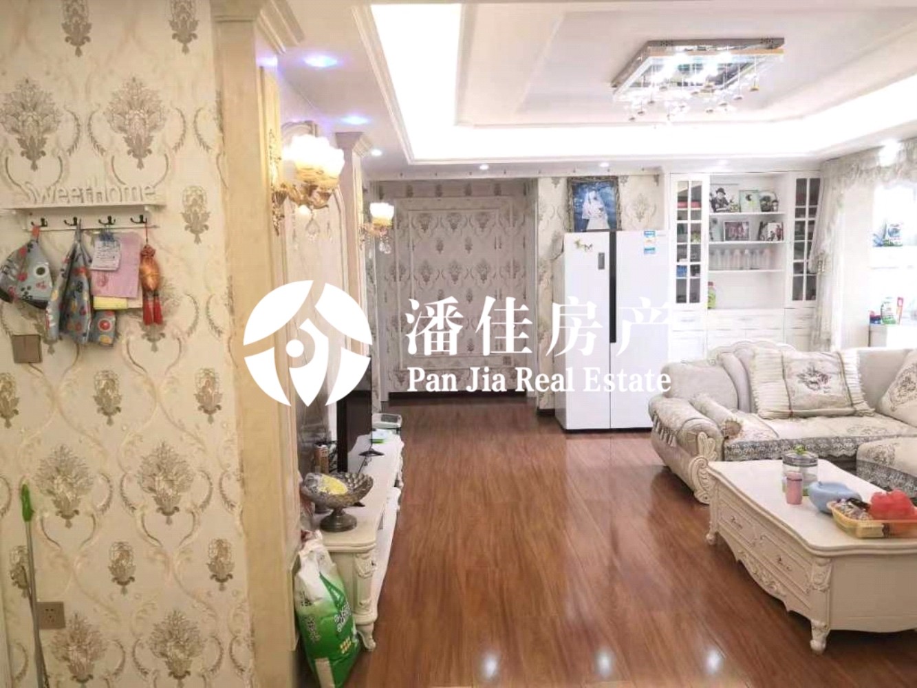 【潘佳房產(chǎn)推薦】【滿二翡翠名都1期137平米中層精裝保持很新帶地暖110萬】