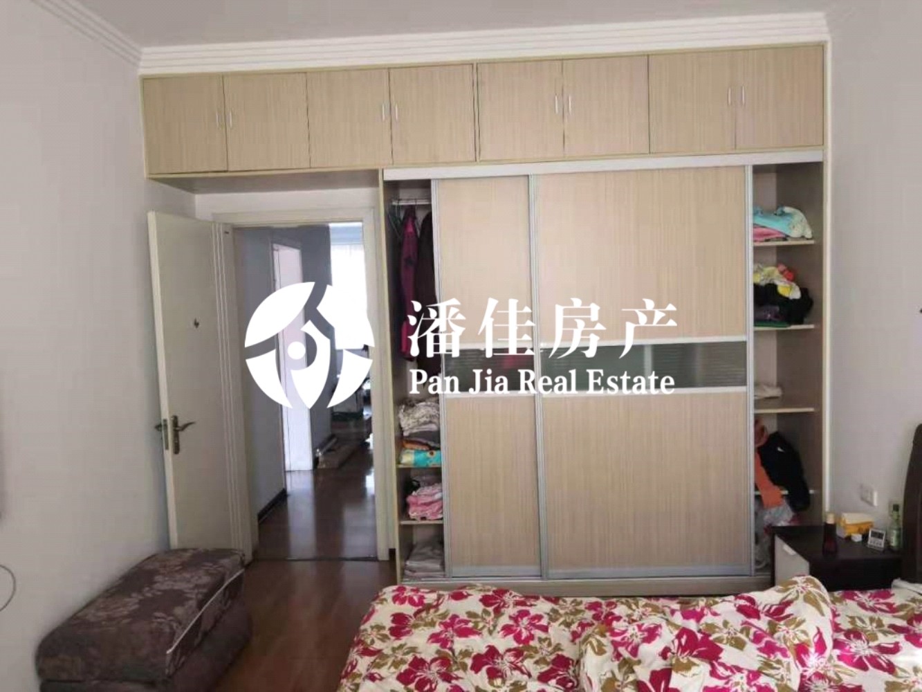 【潘佳房產(chǎn)推薦】【滿二泰陽(yáng)城二期130平米3室2廳2衛(wèi)精裝南北通透70萬(wàn)】