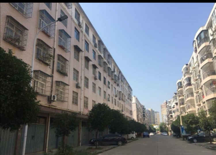 急售47萬遠大商住133.7平精裝修拎包入住