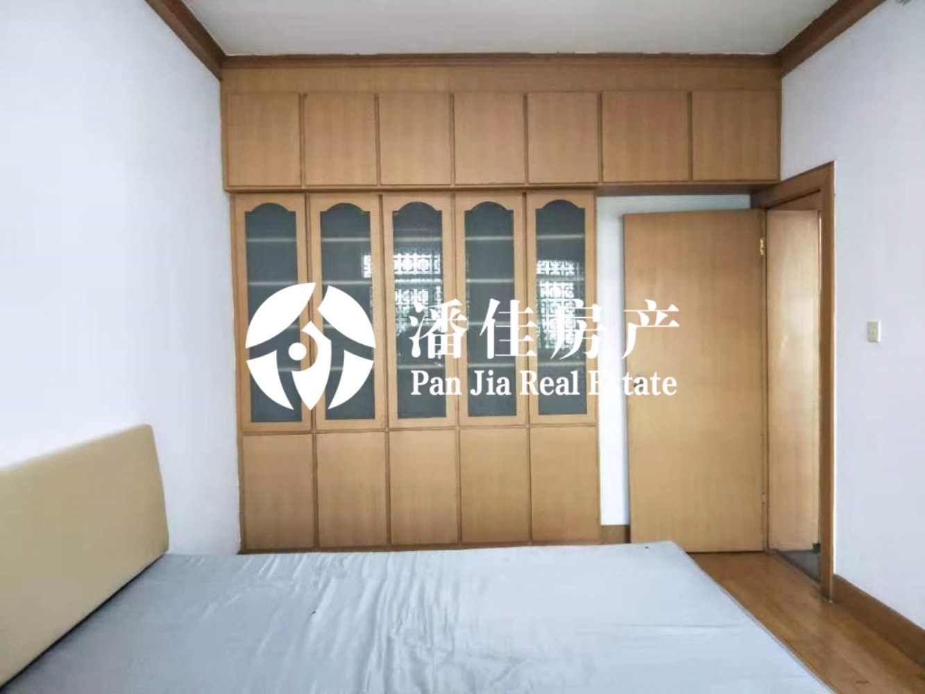 【潘佳房產(chǎn)推薦】【交通中路中段虹苑小區(qū)118平米3房光線很好4/6層42萬】