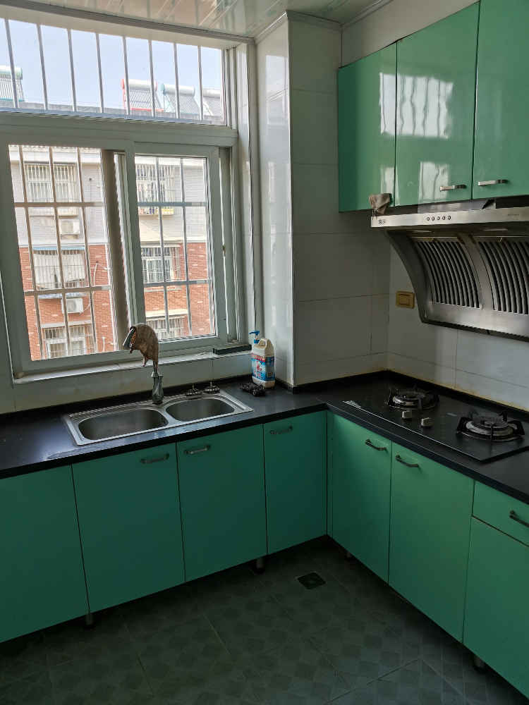 三室两厅精装修房出租